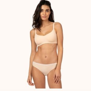 NWT Lively 38DD No-Wire Balconette Bra